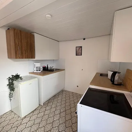 Geraeumiges Monteurapartment 2 In Mit Parkplatz * Μπενσχάιμ