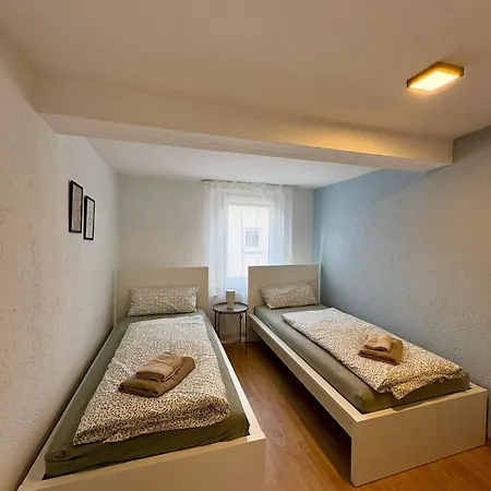 Apartment Geraeumiges Monteurapartment 2 In Mit Parkplatz Bensheim