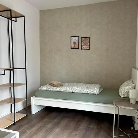 Apartment Geraeumiges Monteurapartment 2 In Mit Parkplatz *