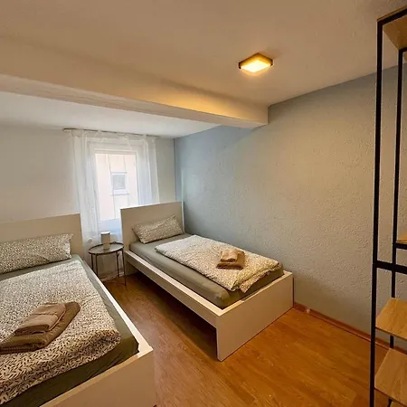 Apartment Geräumiges Monteurapartment 2 In Mit Parkplatz Bensheim