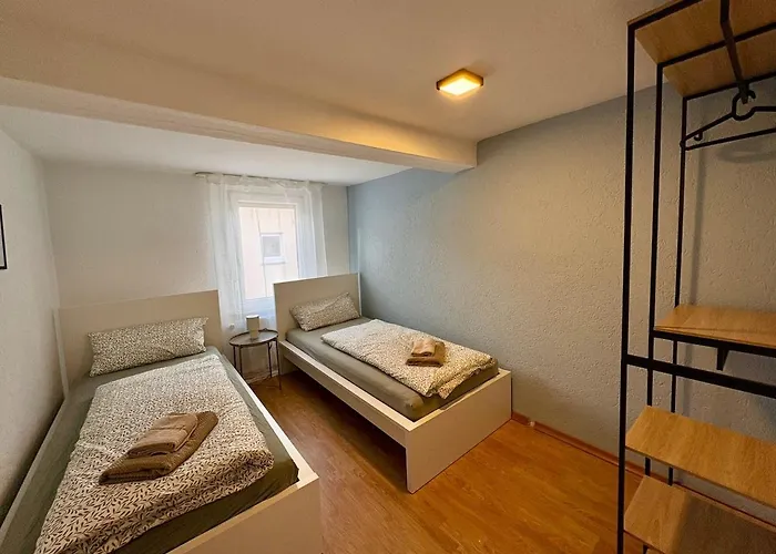 Apartment Geräumiges Monteurapartment 2 In Mit Parkplatz Bensheim