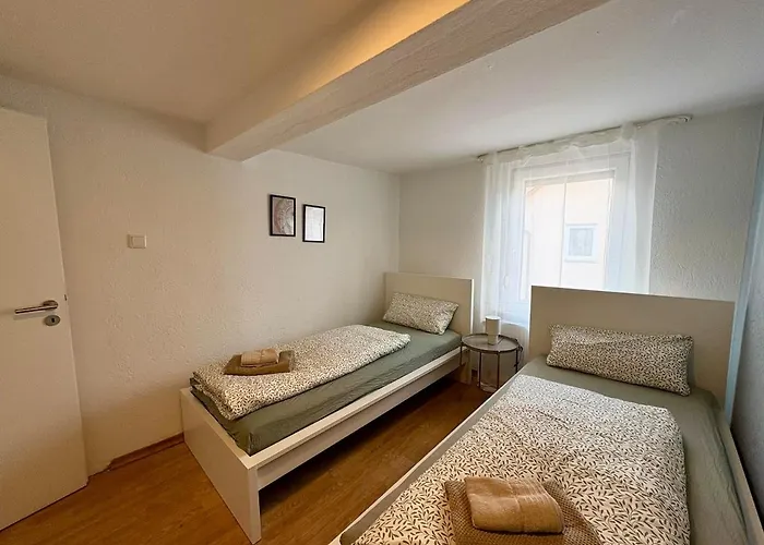 Geräumiges Monteurapartment 2 In Mit Parkplatz Apartment *